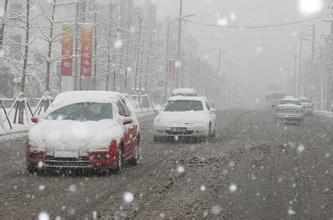 雪天行车路面结冰安全通过方法