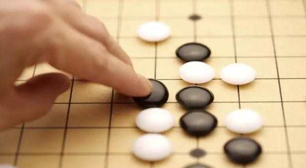 如何提升五子棋技巧