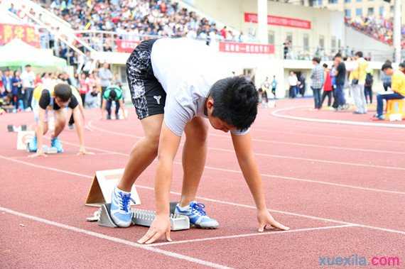 致200米运动员加油稿，关于致200米运动员加油稿