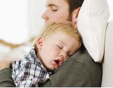 三个月孩子睡觉流口水是什么原因