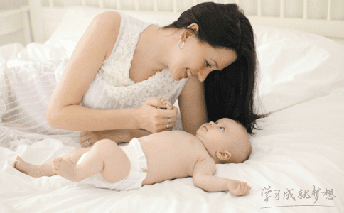 哺乳后如何防止胸部缩水