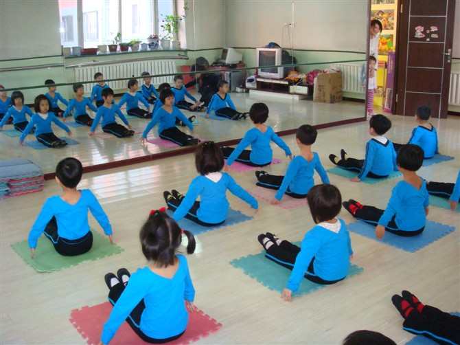 幼儿园舞蹈教案中班