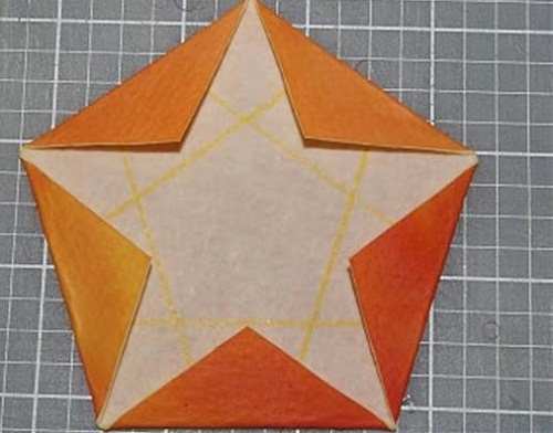 多面体五角星纸艺花灯的做法